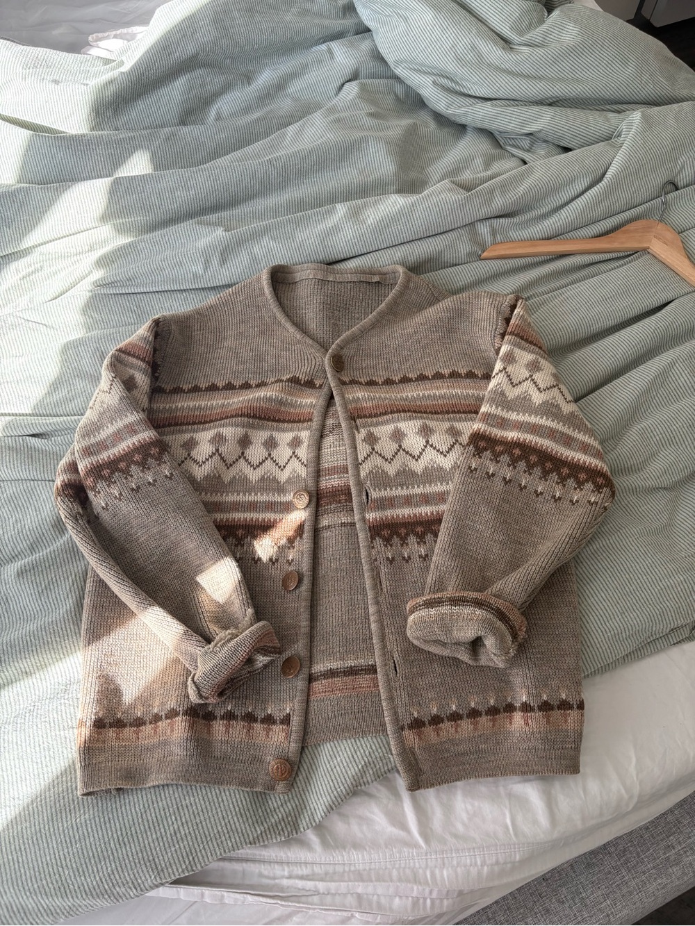 Button-Front Sweater Cardigan in Taupe and Brown